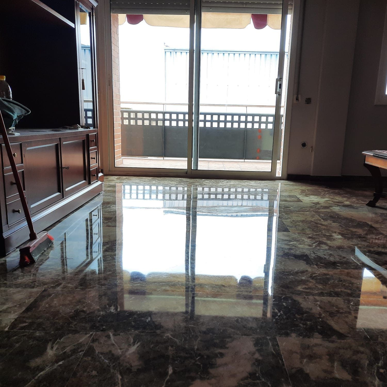 Pulidos y Abrillantados de suelos de hoteles